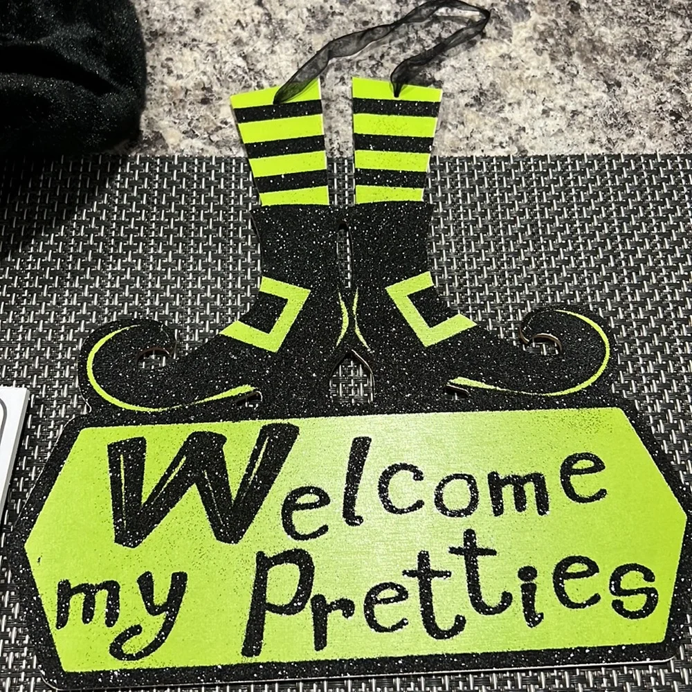 Halloween Witch Decor Lot Welcomes my Pretties Sign Witches Notespad Hat Plush